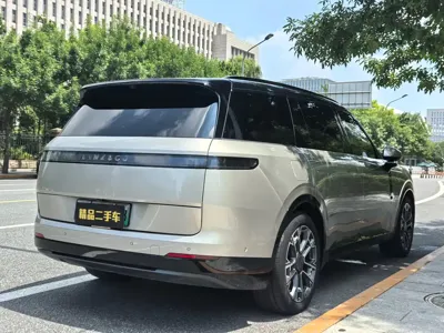 Lynk & Co 领克900