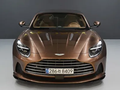 Astonmartin DB12