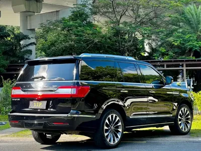 Lincoln Navigator