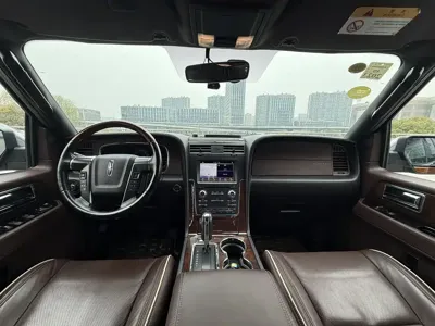 Lincoln Navigator