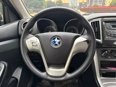 Venucia T70