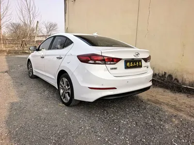 Hyundai Elantra