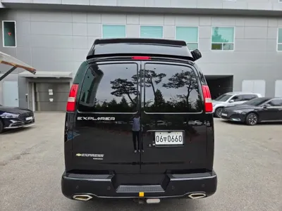 Chevrolet Express Van