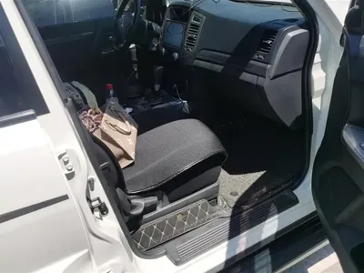 Mitsubishi Pajero (Import)