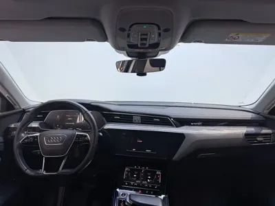 Audi e-tron (Import)