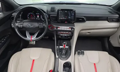 Hyundai Veloster