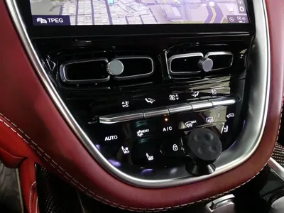 Astonmartin DBX