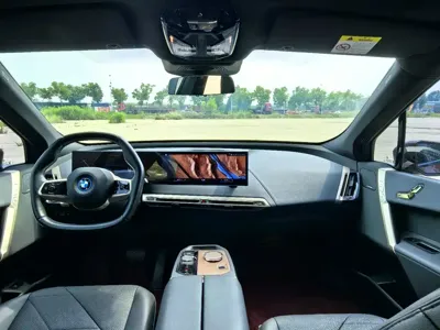 BMW iX