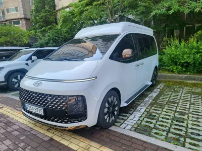 Hyundai Staria