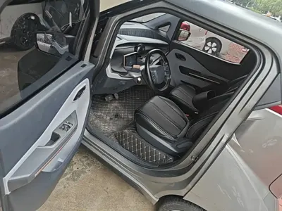 Baojun E200