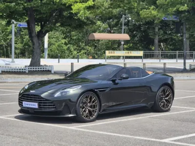 Astonmartin DB12