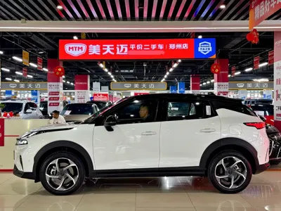 Lynk & Co 06