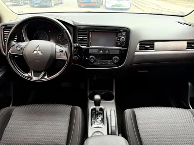 Mitsubishi Outlander (Import)
