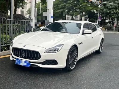 Maserati Quattroporte