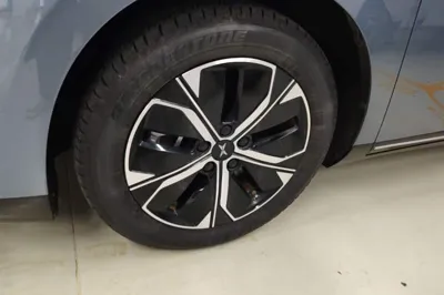 Xpeng P5