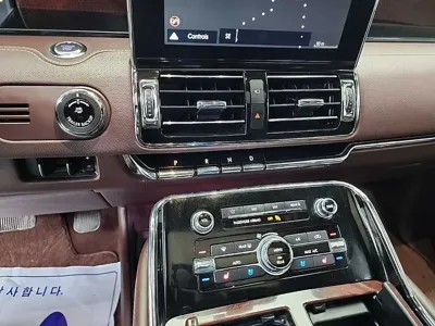 Lincoln Navigator