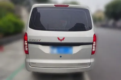 Wuling Hongguang V