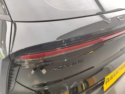 Venucia V