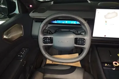 Lynk & Co 900