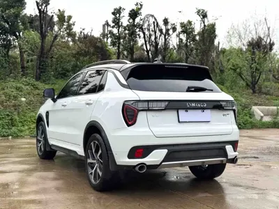 Lynk & Co 01