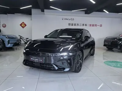 Lynk & Co 07 EM-P