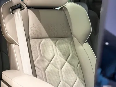 Volvo EM90