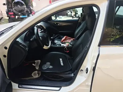 Infiniti Q50L