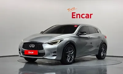 Infiniti Q30