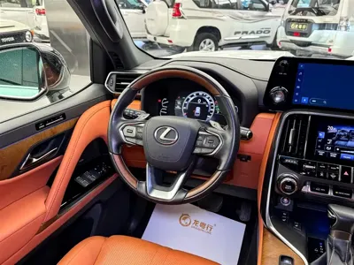 Lexus LX