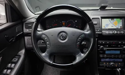 Kia Opirus