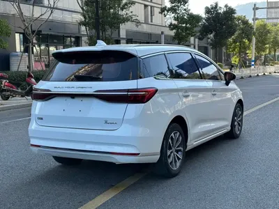 BYD MAX