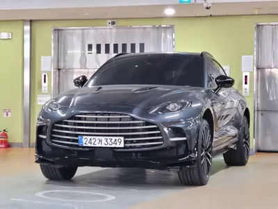 Astonmartin DBX