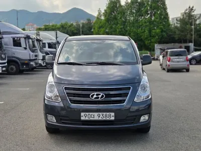 Hyundai Starex