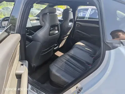 BYD L EV