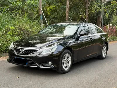 Toyota Reiz