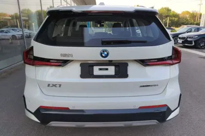 BMW iX1