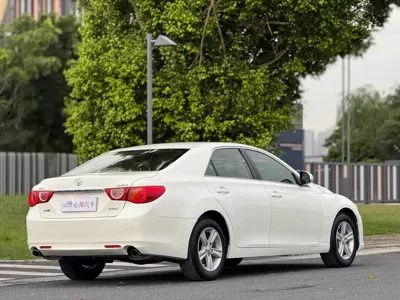 Toyota Reiz