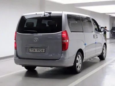Hyundai Starex