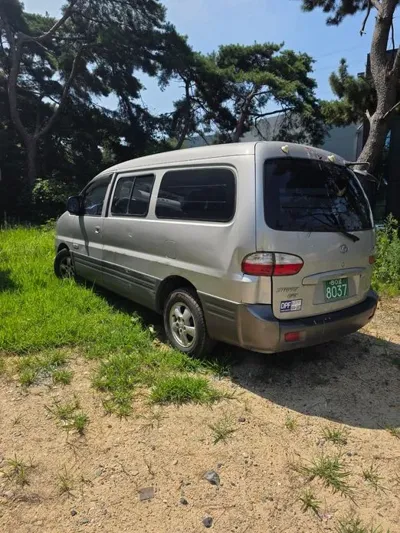 Hyundai Starex