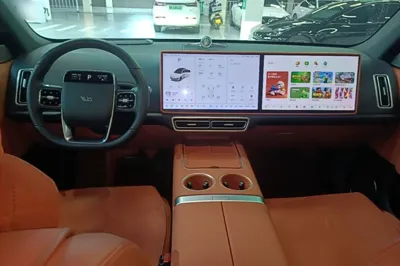 Li Auto L6