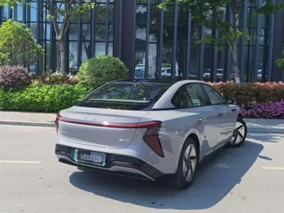 Hongqi Hongqi EH7