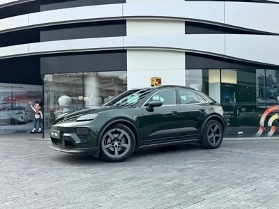 Porsche Macan EV