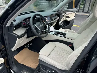 Audi Q6