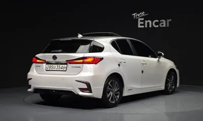 Lexus CT200h