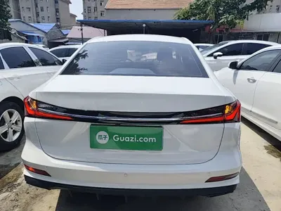 Roewe i5
