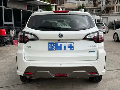 Venucia T70