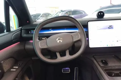Nio ES8