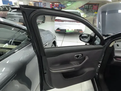 Leapmotor C10