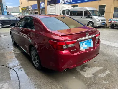 Toyota Reiz