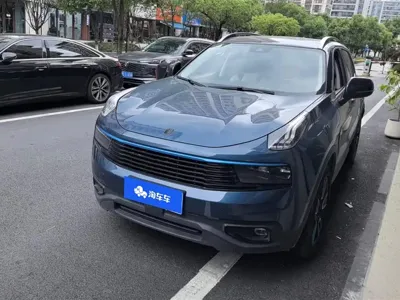 Lynk & Co 01